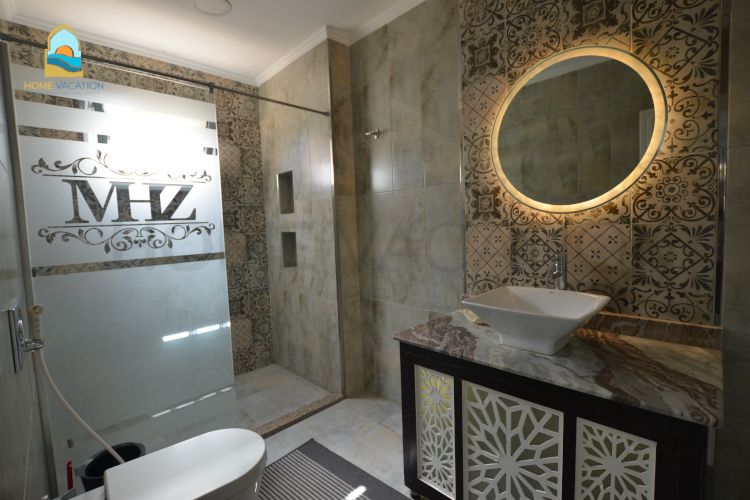 22 mamsha tourist center villa hurghada bathroom 2_25b01_lg