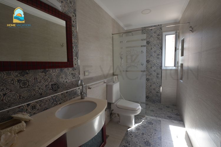 24 mamsha tourist center villa hurghada bathroom 5_9d2f4_lg