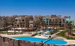 Stunning Two- bedroom apartment with a partial sea view at Azzurra, Sahl Hasheesh 