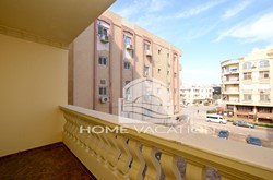 Unmöblierte Ein-Schlafzimmer-Wohnung zu verkaufen in El Kawther, Hurghada.