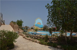 Vollständig möbliertes Apartment mit Terrasse und Poolblick in El Mastaba zu verkaufen