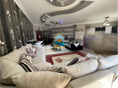Eine luxuriöse Immobilie mit zwei Schlafzimmern in Magawish zu verkaufen