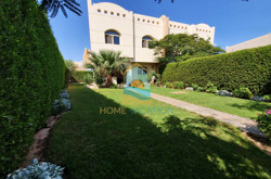 A luxurious Furnished Villa for sale with a big green garden at Makadi Orascom